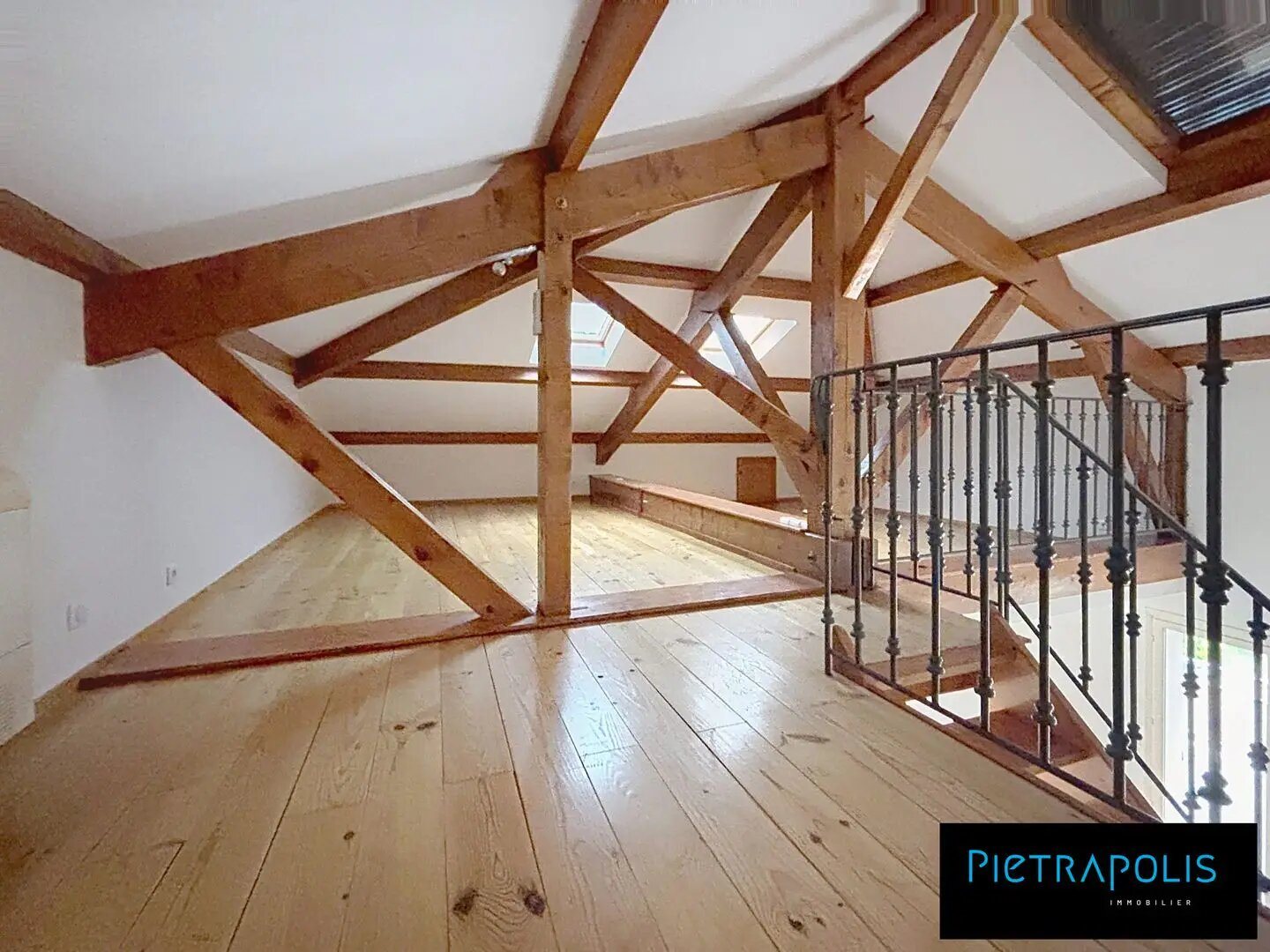 Maison à vendre, 245m², Villieu-Loyes-Mollon