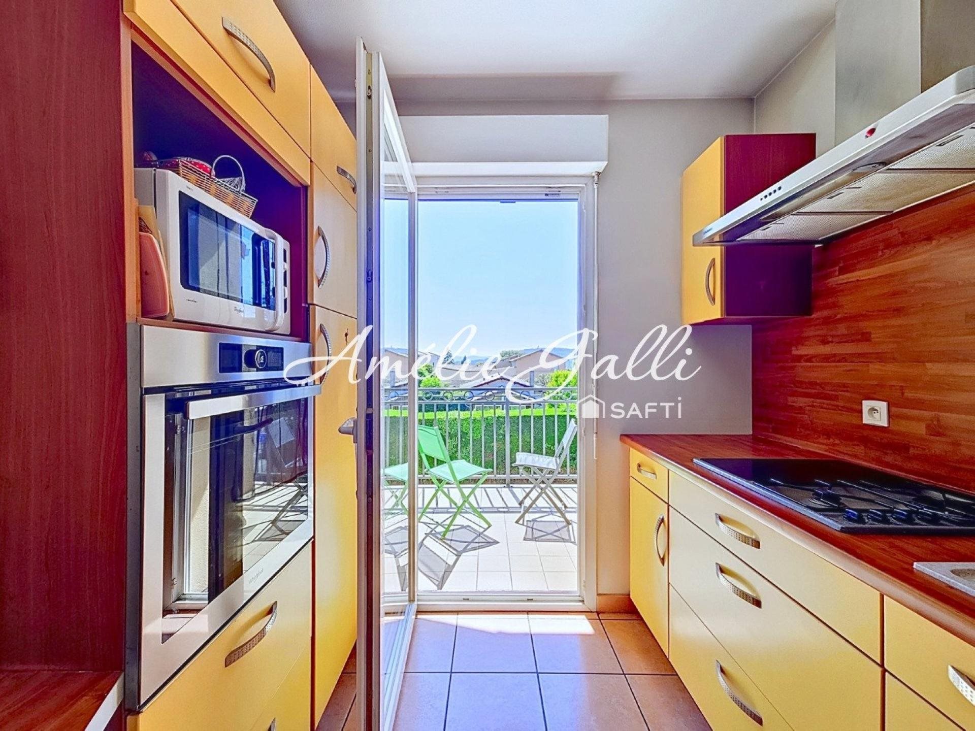 Appartement à vendre, 77m², Sathonay-Village