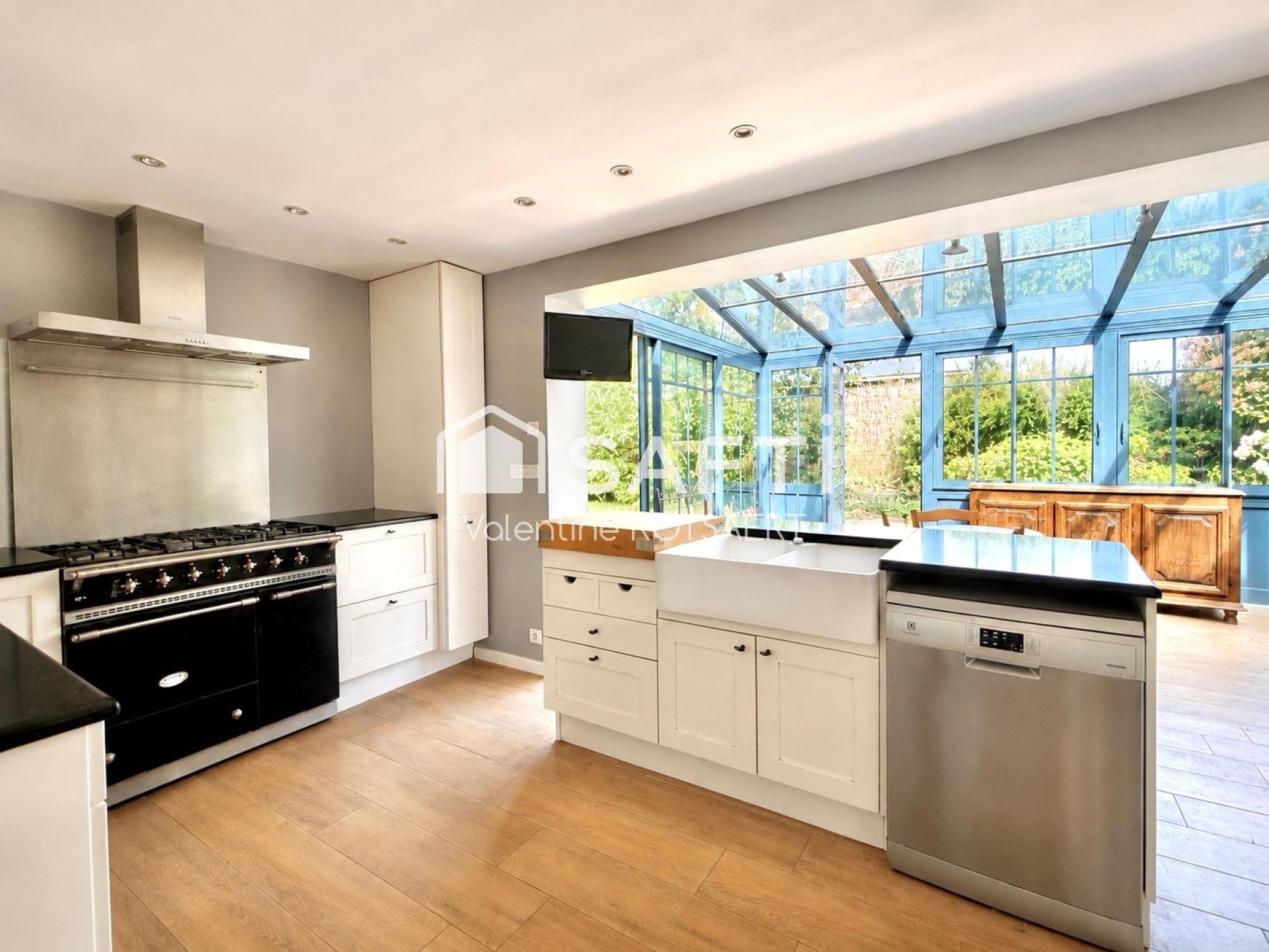 Maison à vendre, 226m², Pierrefonds
