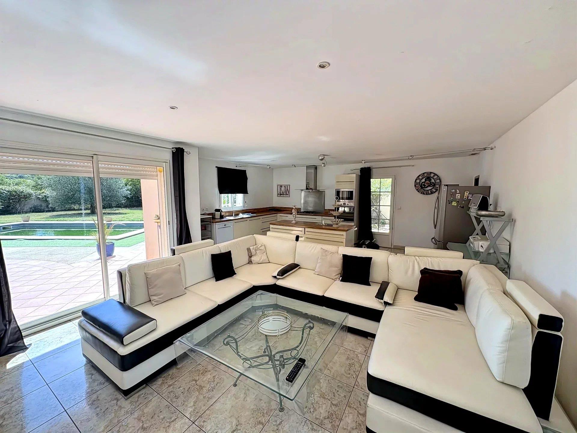 Maison à vendre, 184m², Générac