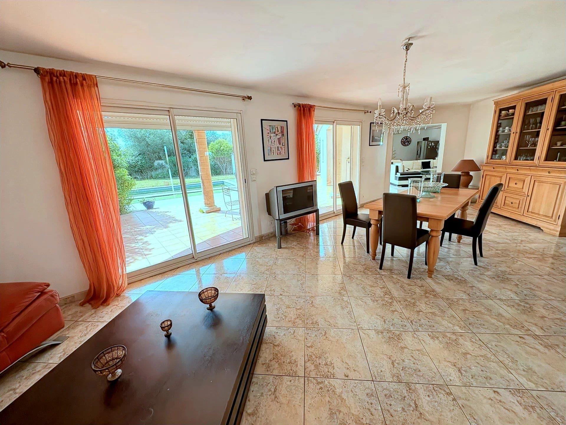 Maison à vendre, 184m², Générac