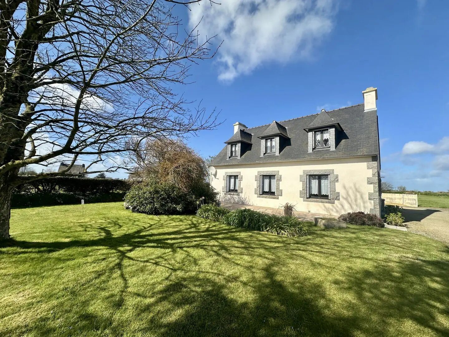 Maison à vendre, 131m², Ploëzal