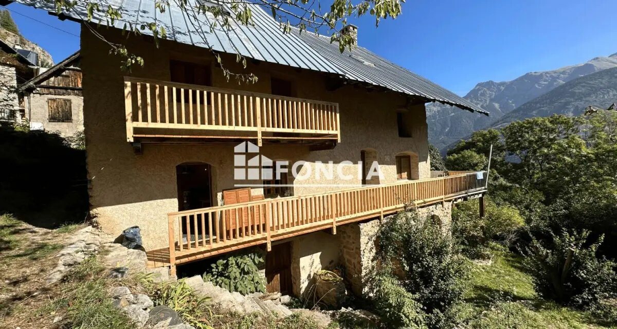 Maison à vendre, 280m², Saint-Martin-de-Queyrières