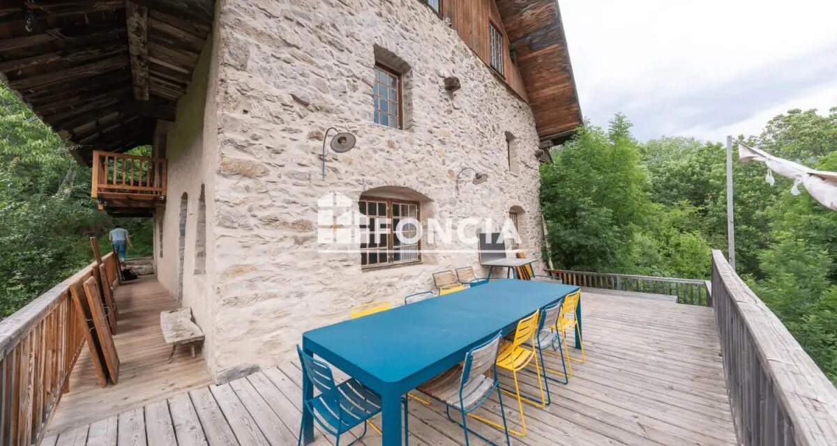 Maison à vendre, 280m², Saint-Martin-de-Queyrières