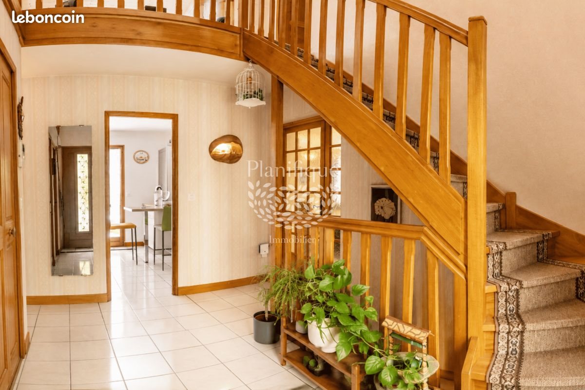 Maison à vendre, 160m², Saint-Genis-Pouilly