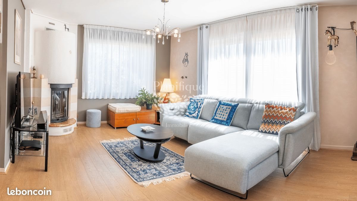 Maison à vendre, 161m², Echenevex