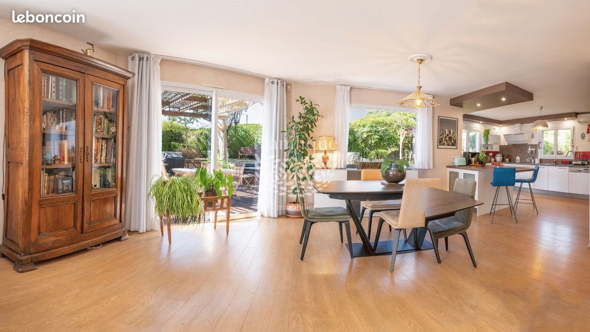 Maison à vendre, 161m², Echenevex