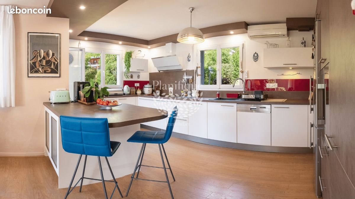 Maison à vendre, 161m², Echenevex