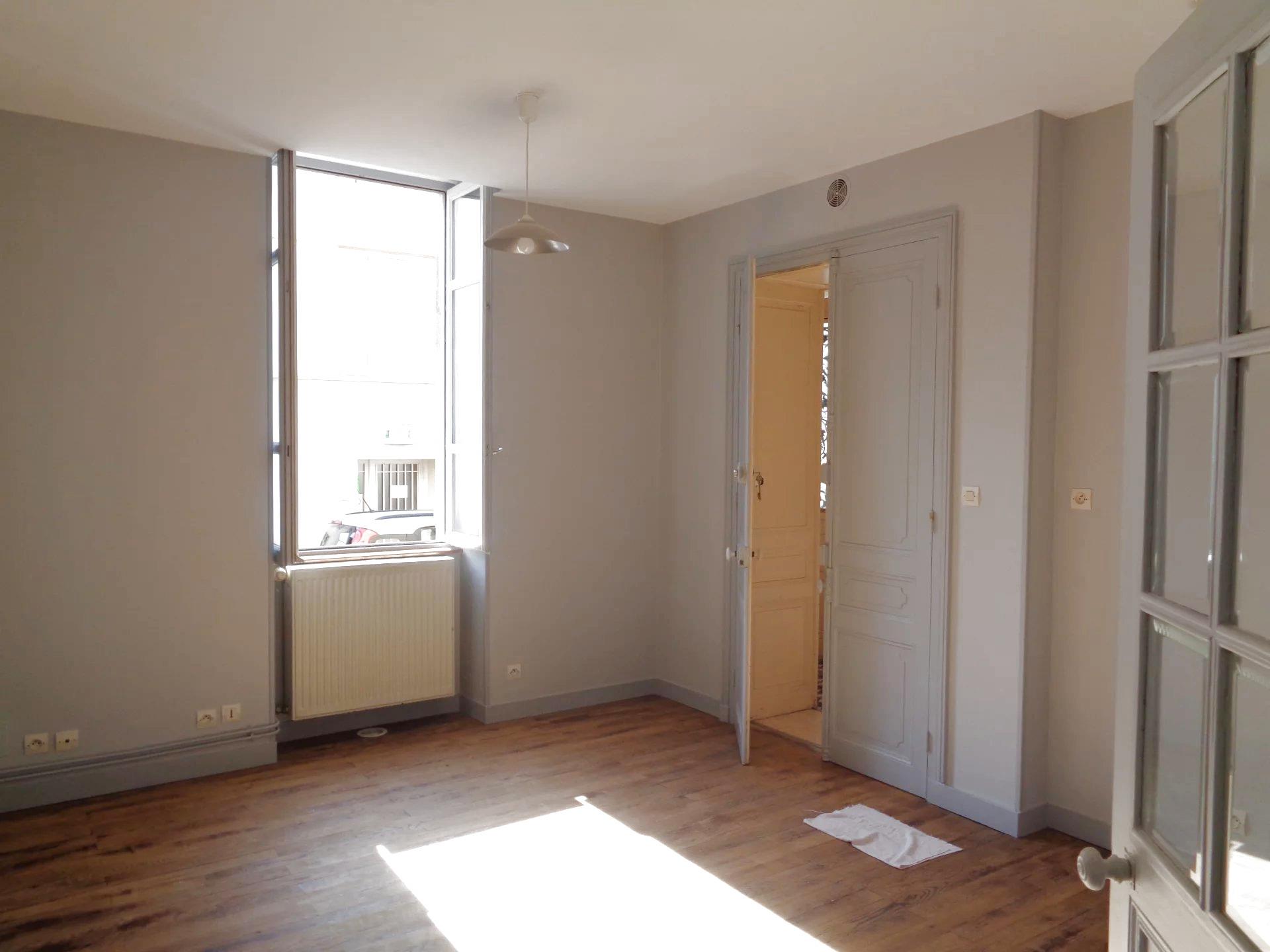 Appartement à louer, 47m², Bourbon-Lancy