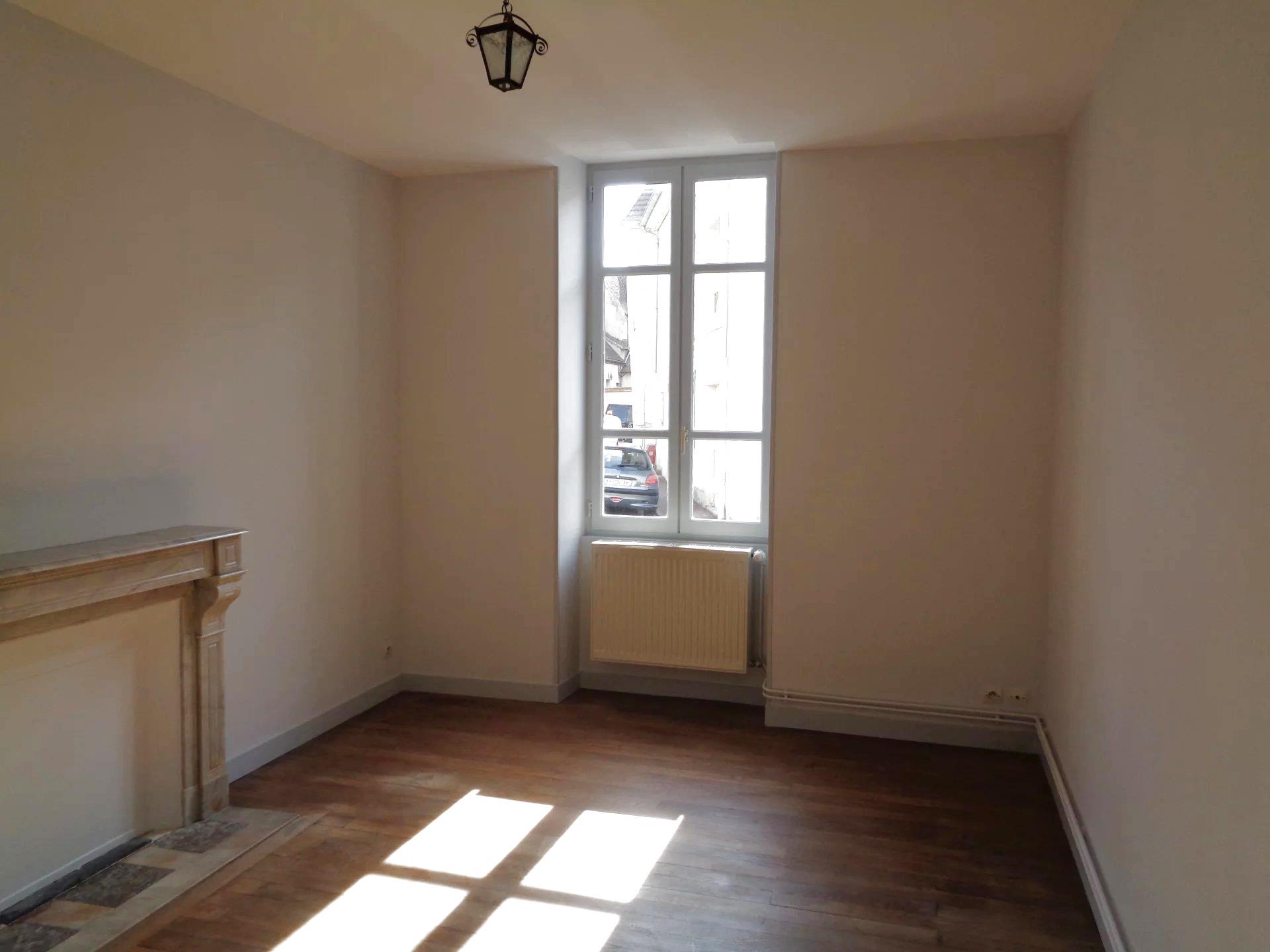 Appartement à louer, 47m², Bourbon-Lancy