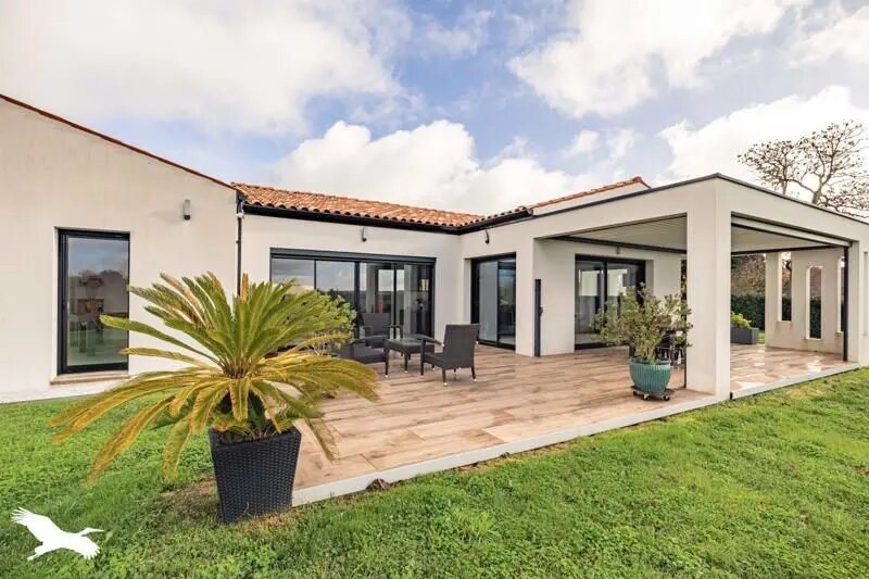 Maison à vendre, 237m², Soulignonne