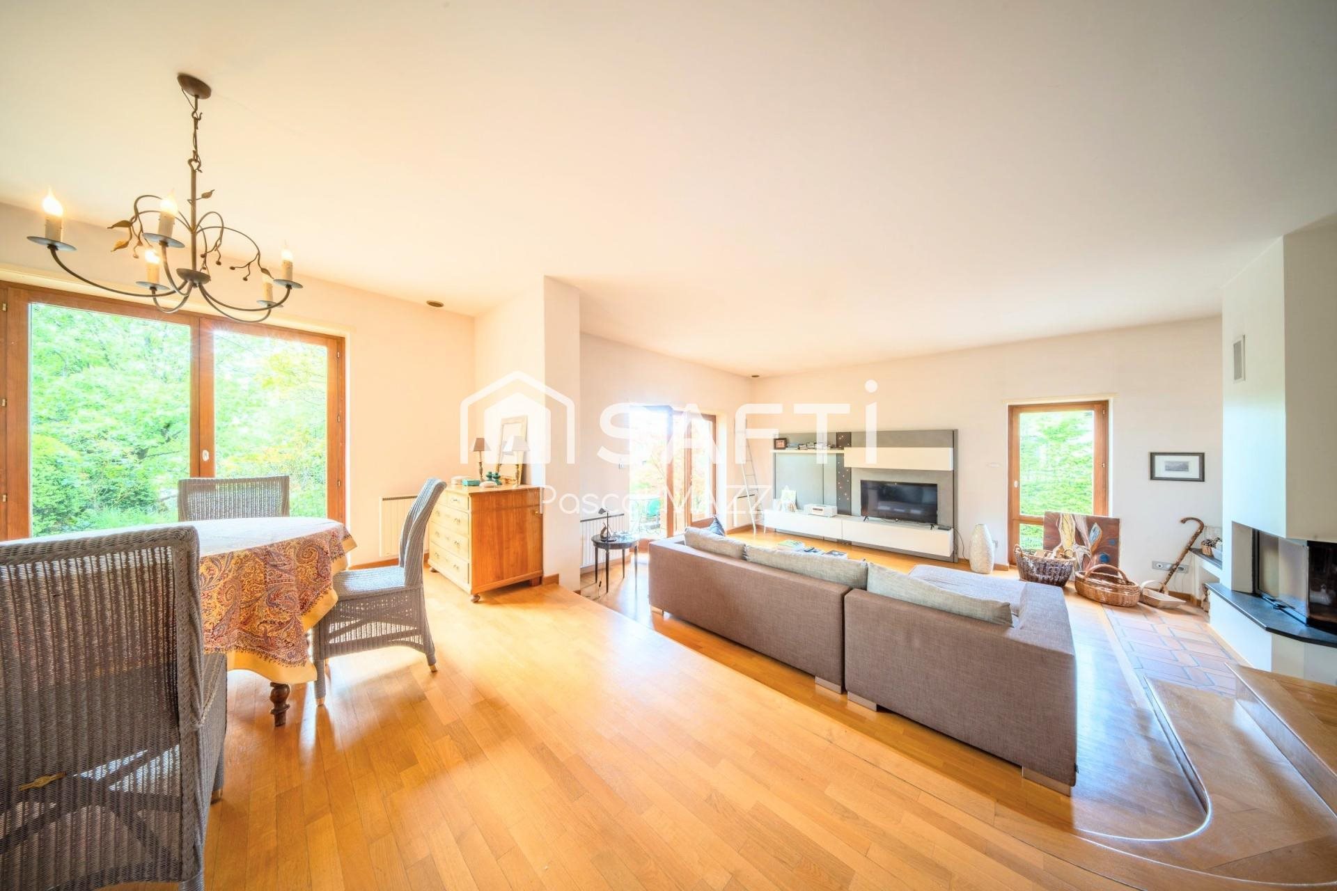 Maison à vendre, 218m², Village-Neuf