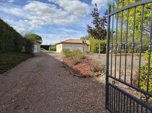 Maison 4 pièces 115 m² · à Nougaroulet · 115 m² · 283 000 €