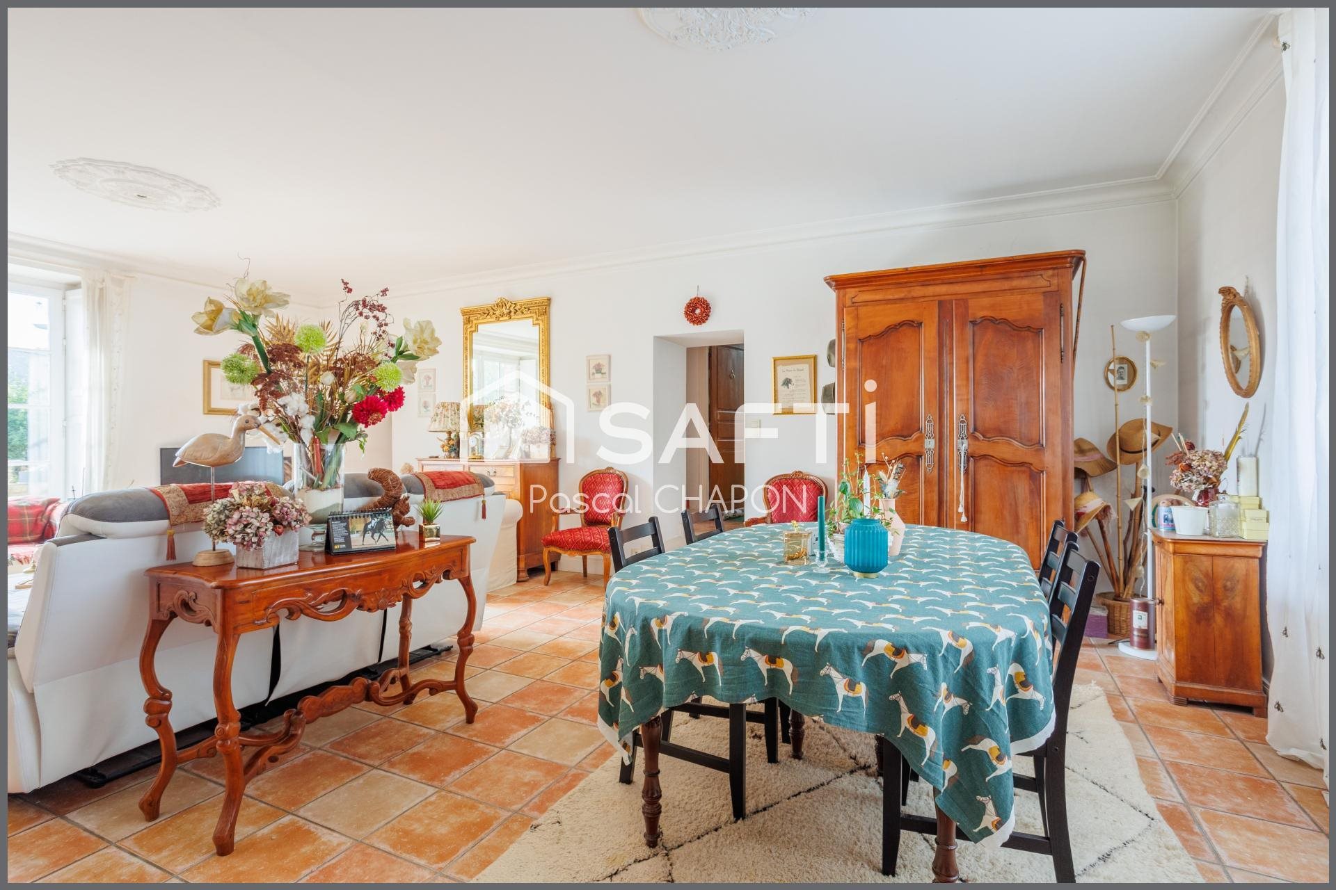 Maison à vendre, 228m², Etrelles