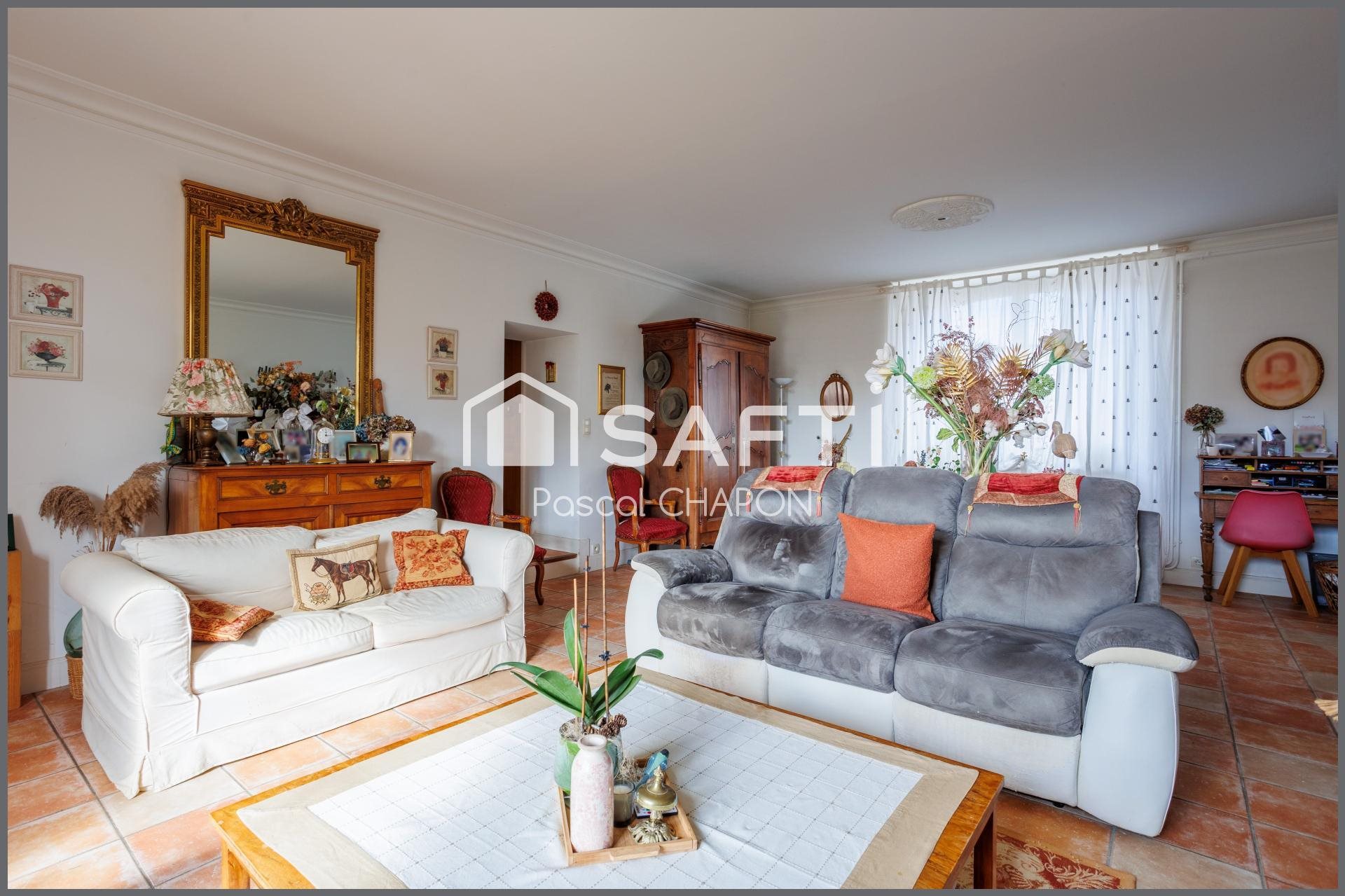 Maison à vendre, 228m², Etrelles