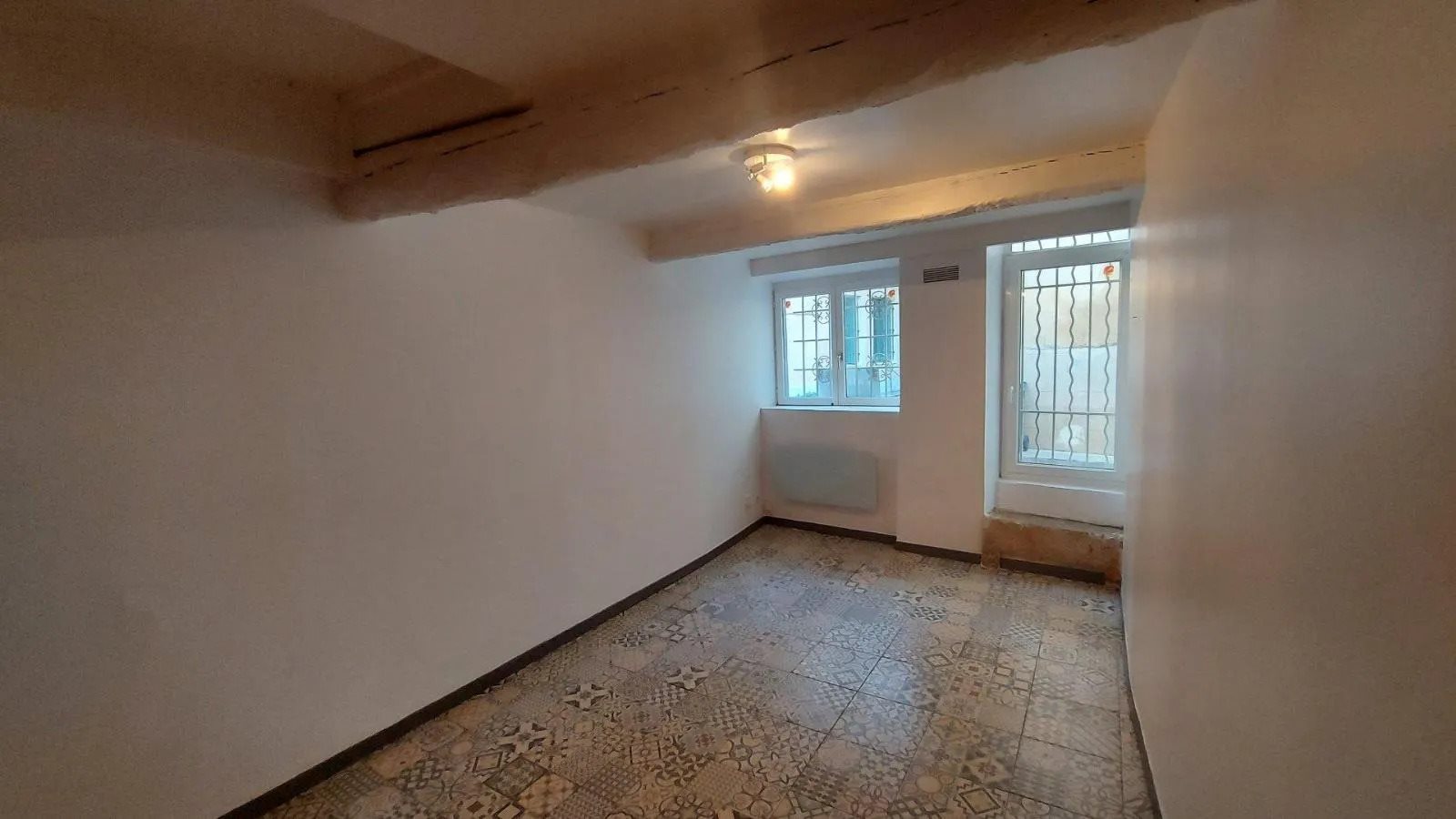Maison à louer, 61m², Bessan