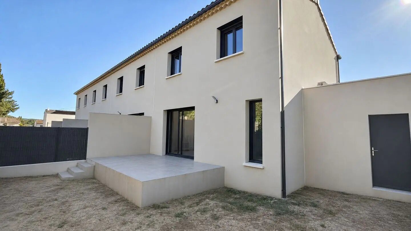 Maison à louer, 94m², Piolenc