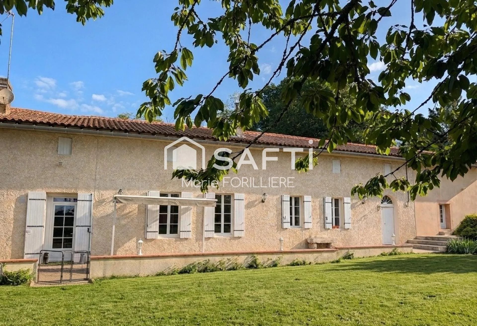 Maison à vendre, 325m², Bayas