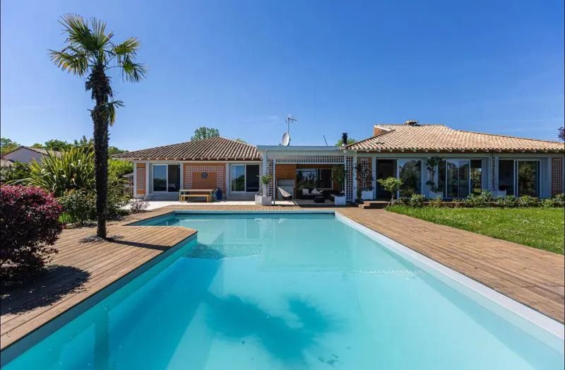 Maison à vendre, 245m², Carignan-de-Bordeaux