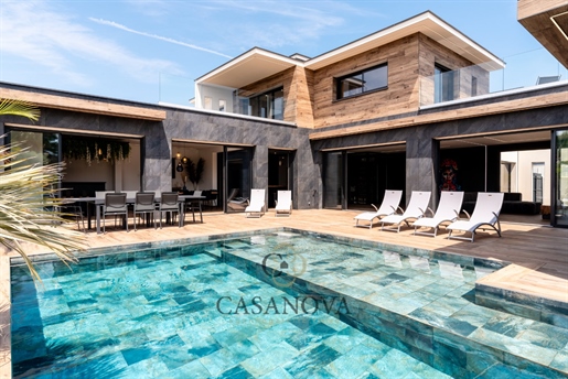 Maison 10 pièces 385 m² · à Grau d'Agde · 385 m² · 2 490 000 €