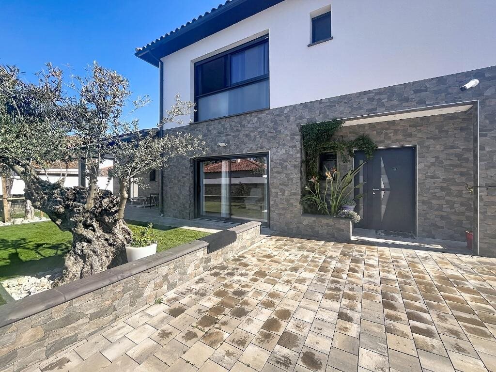 Maison à vendre, 227m², Elne