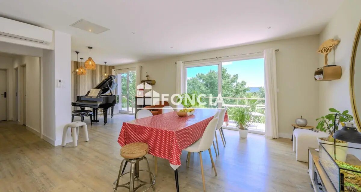 Maison à vendre, 185m², Rochefort-du-Gard