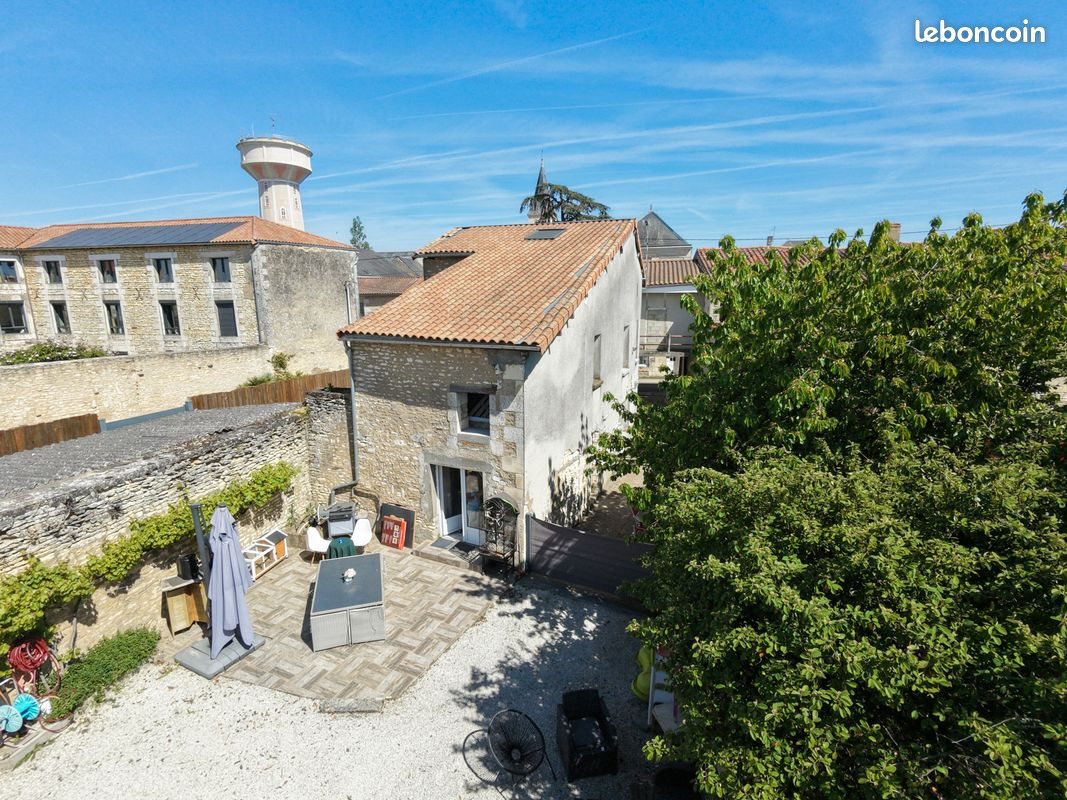 Maison à vendre, 180m², Neuville-de-Poitou