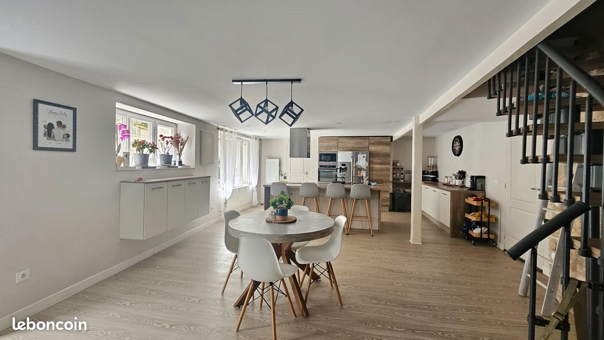 Maison à vendre, 180m², Neuville-de-Poitou