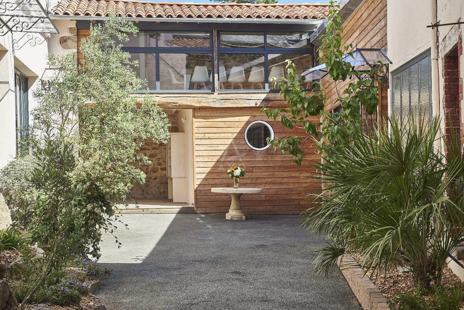 Maison à vendre, 600m², Mortagne-sur-Sèvre