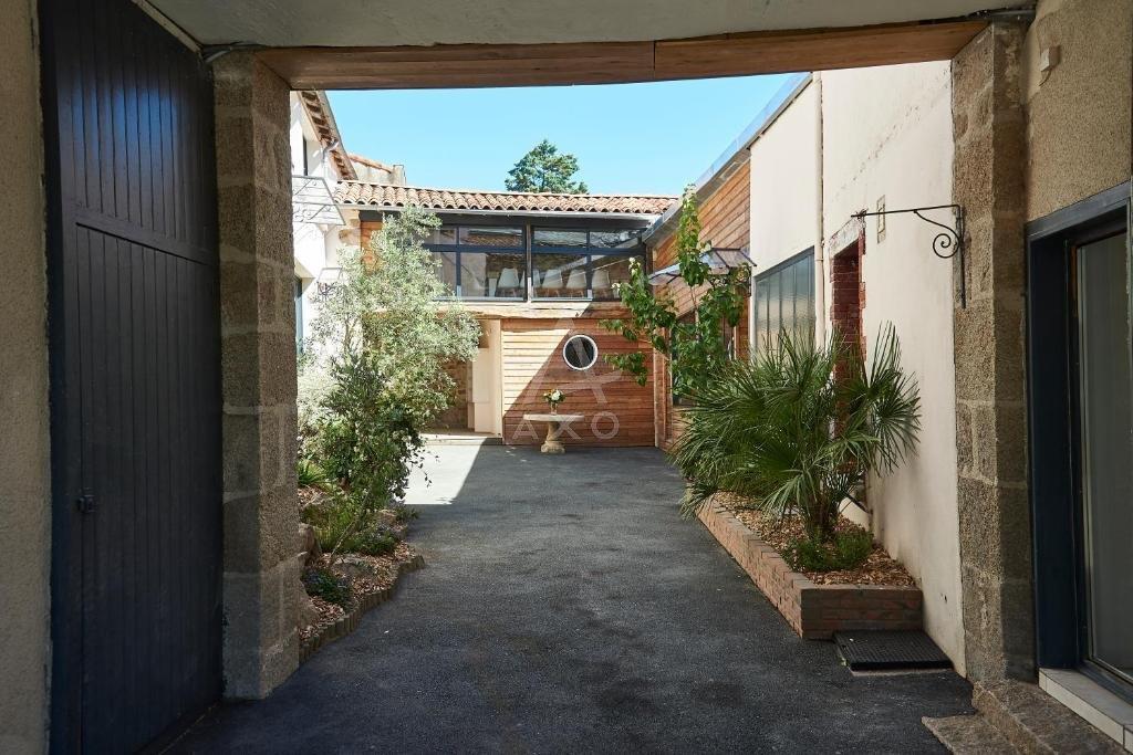 Maison à vendre, 600m², Mortagne-sur-Sèvre