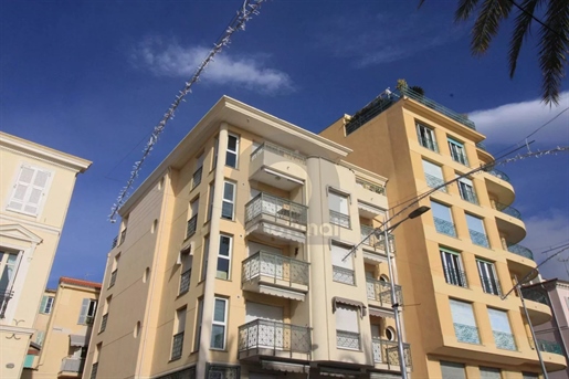 Parking 28 m² · à Menton · 28 m² · 60 000 €