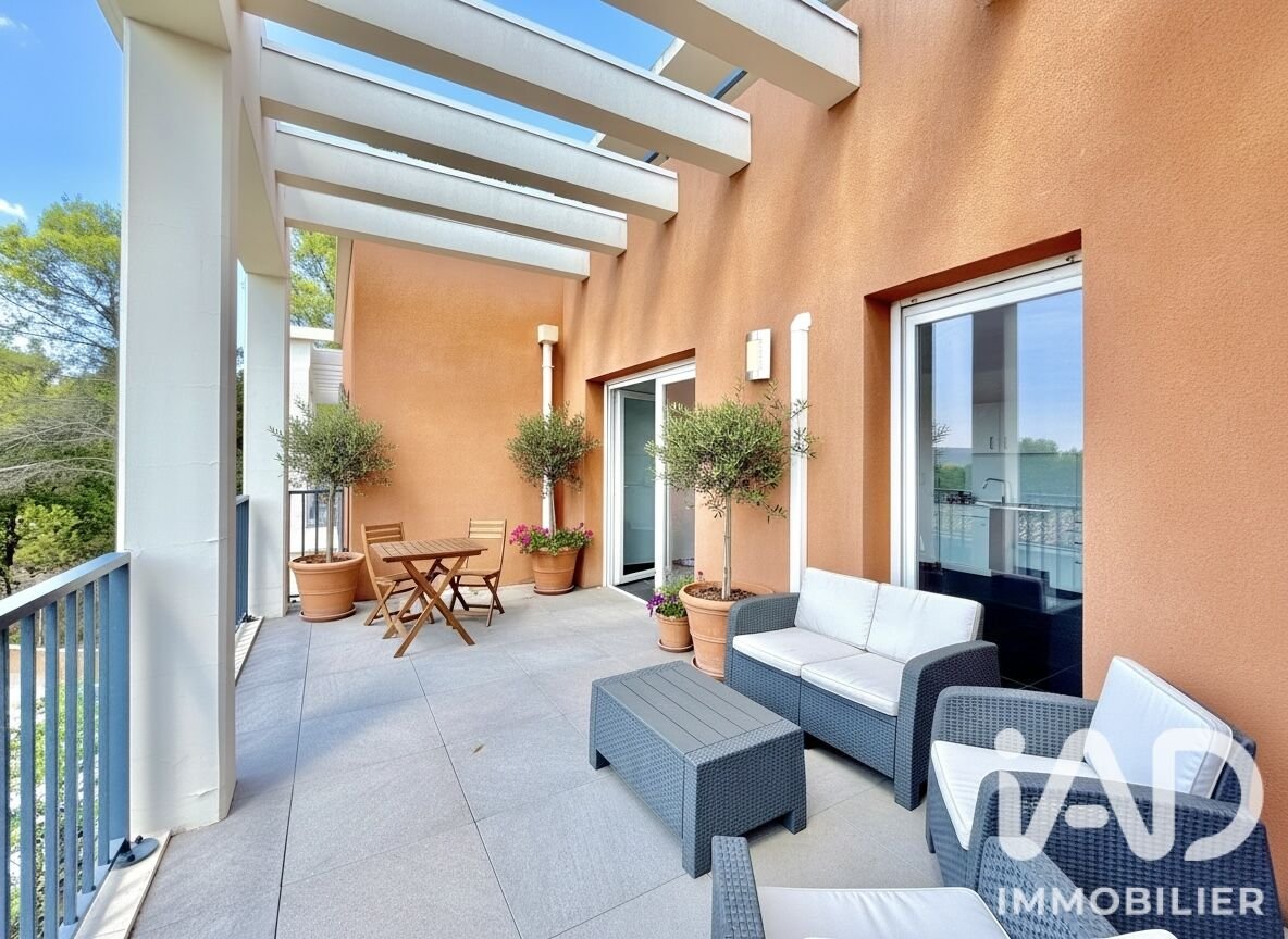 Appartement à vendre, 66m², Châteauneuf-le-Rouge