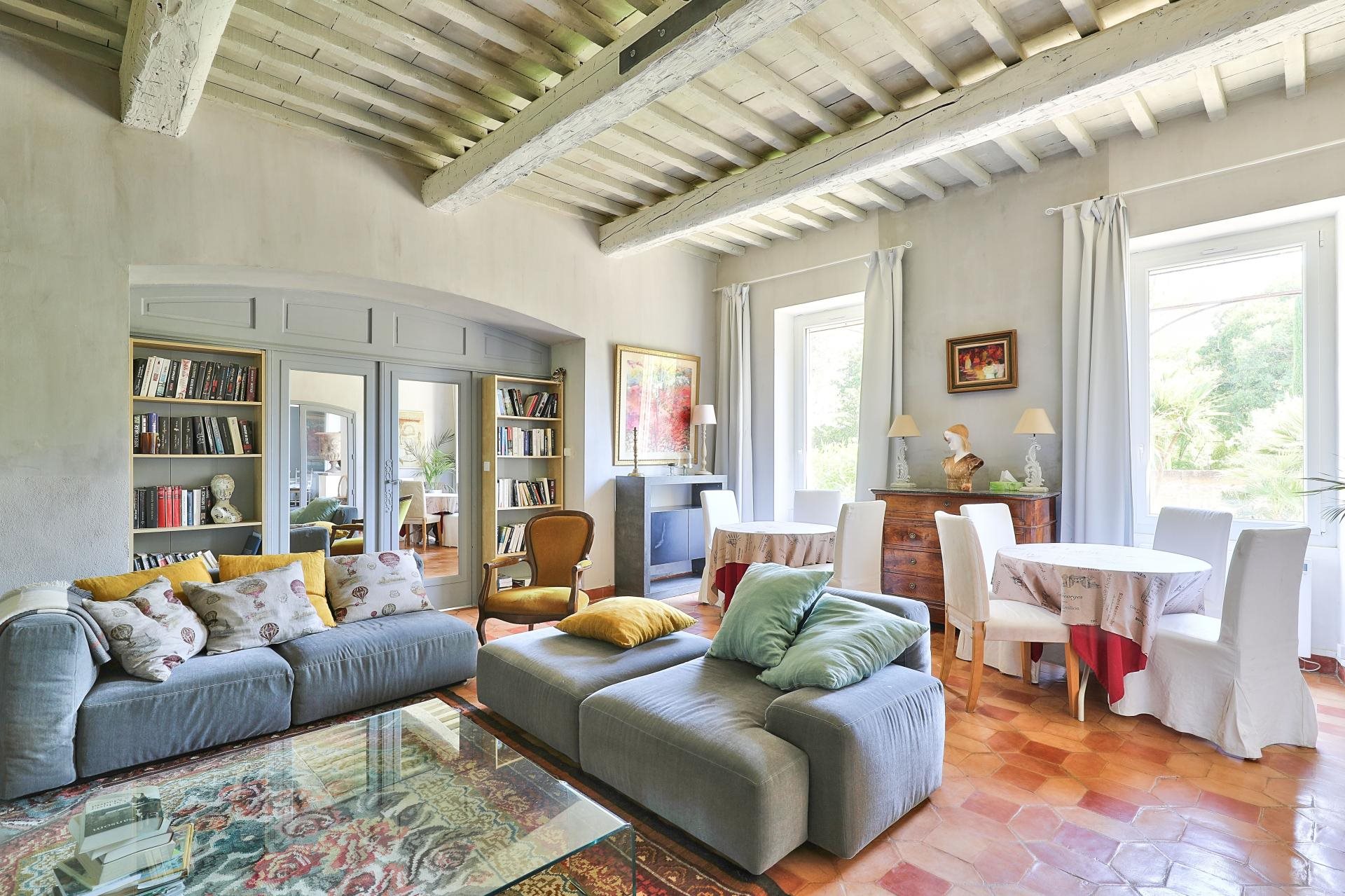 Maison à vendre, 530m², Entraigues-sur-la-Sorgue