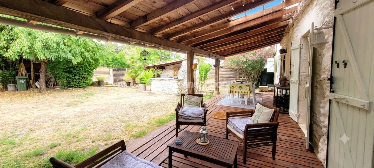 Maison à vendre, 243m², Saint-Seurin-de-Cadourne