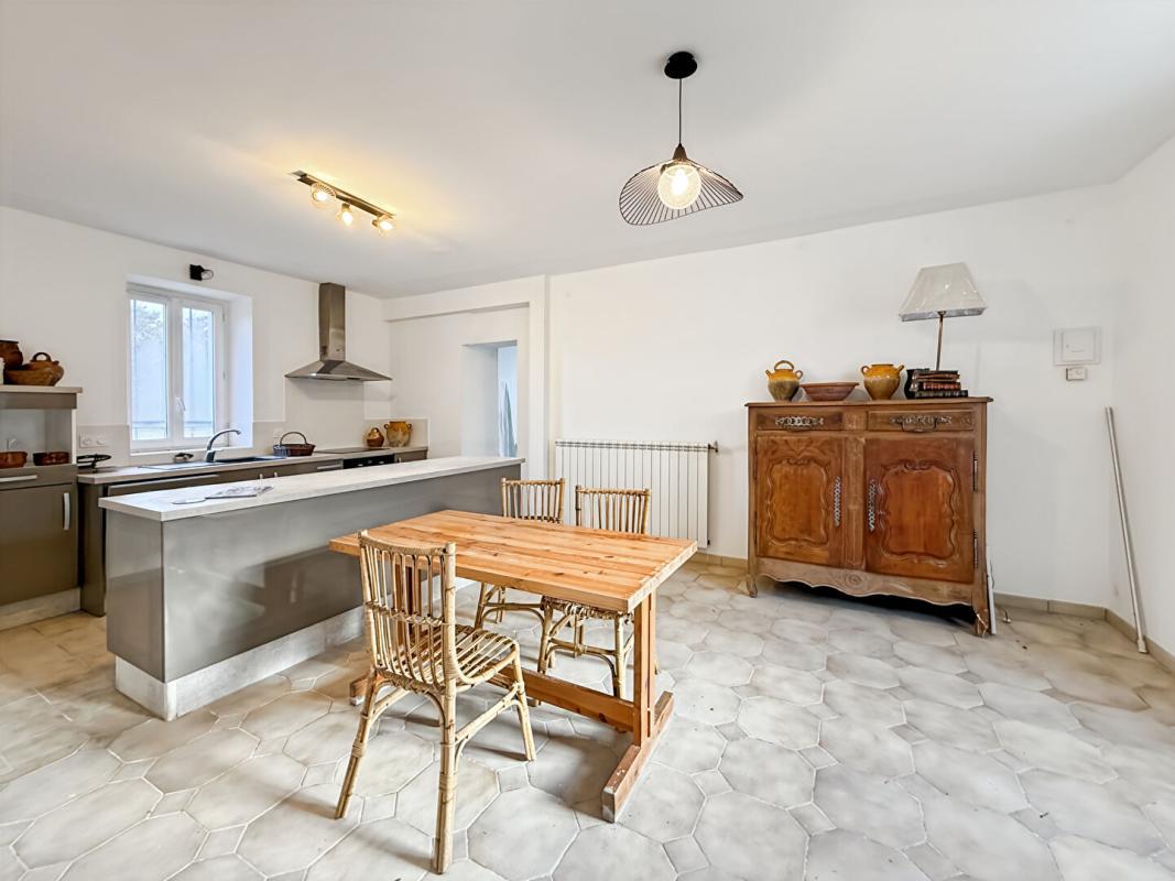 Maison à vendre, 200m², Eygalières