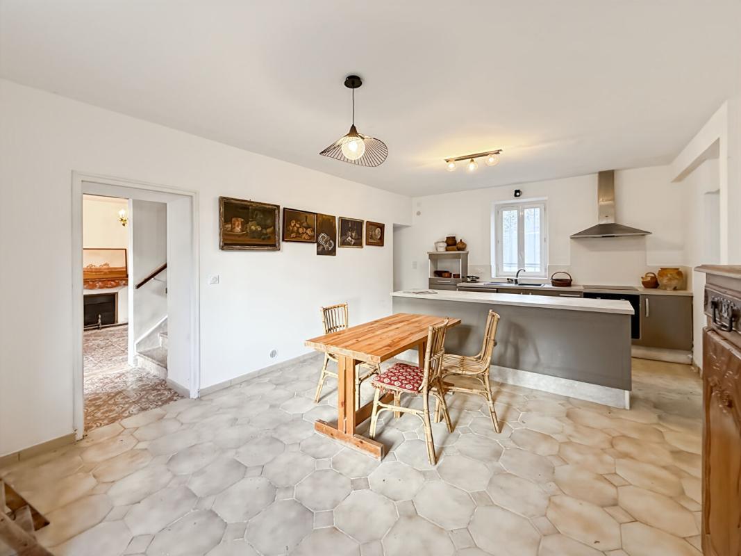 Maison à vendre, 200m², Eygalières