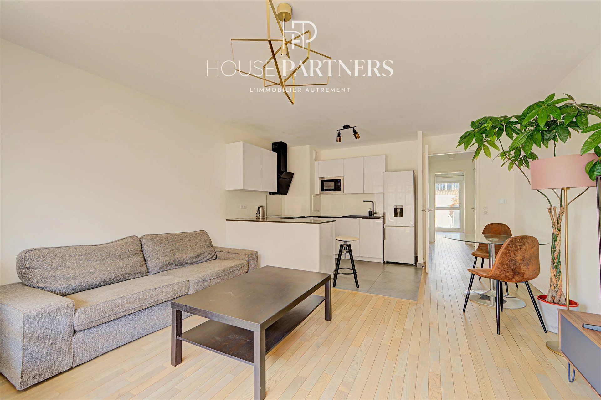 Appartement à louer, 67m², Courbevoie