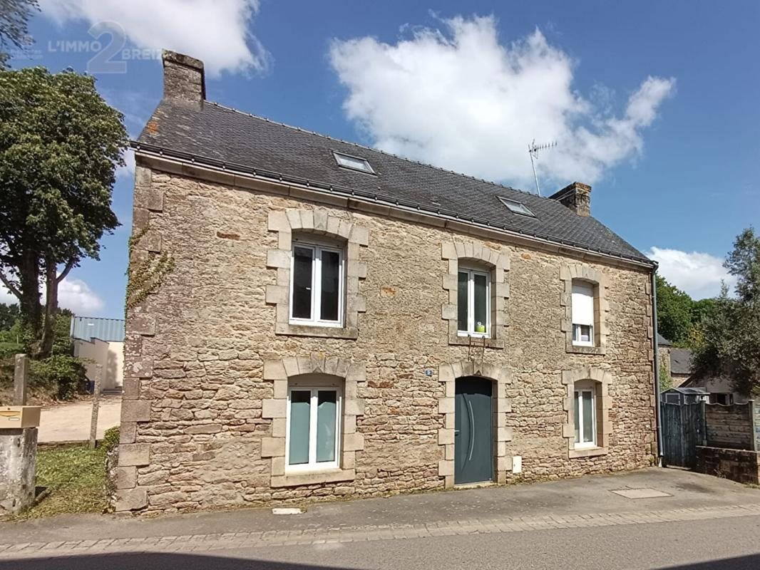 Maison à vendre, 126m², Saint-Caradec-Trégomel
