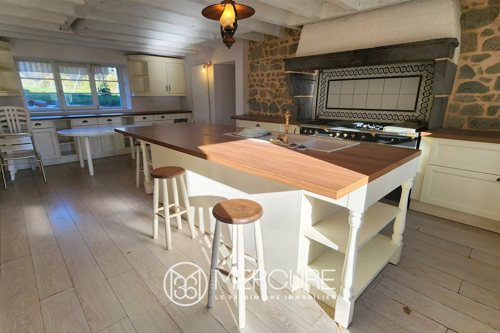 Maison à vendre, 240m², Teilhède