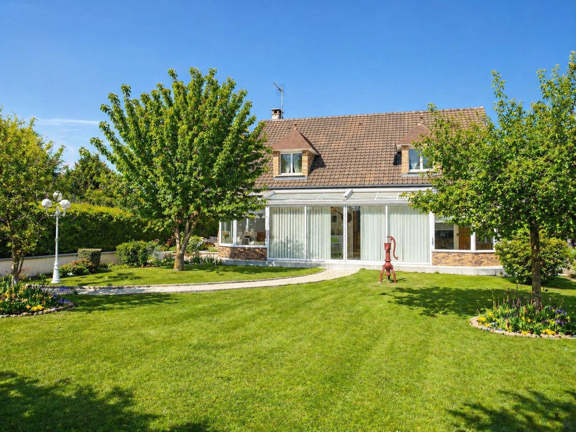 Maison à vendre, 158m², Le Châtelet-sur-Retourne