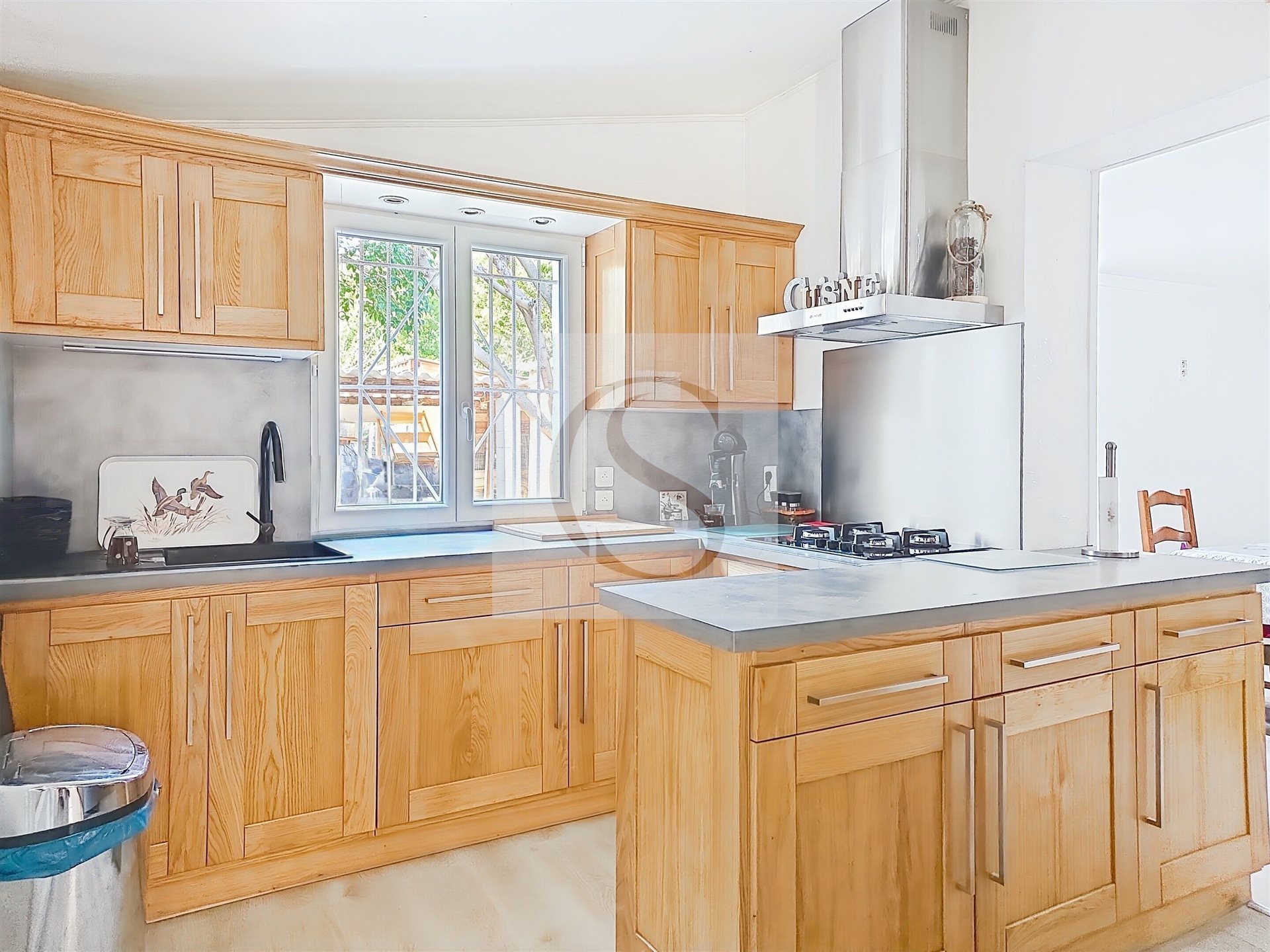 Maison à vendre, 95m², Sénas