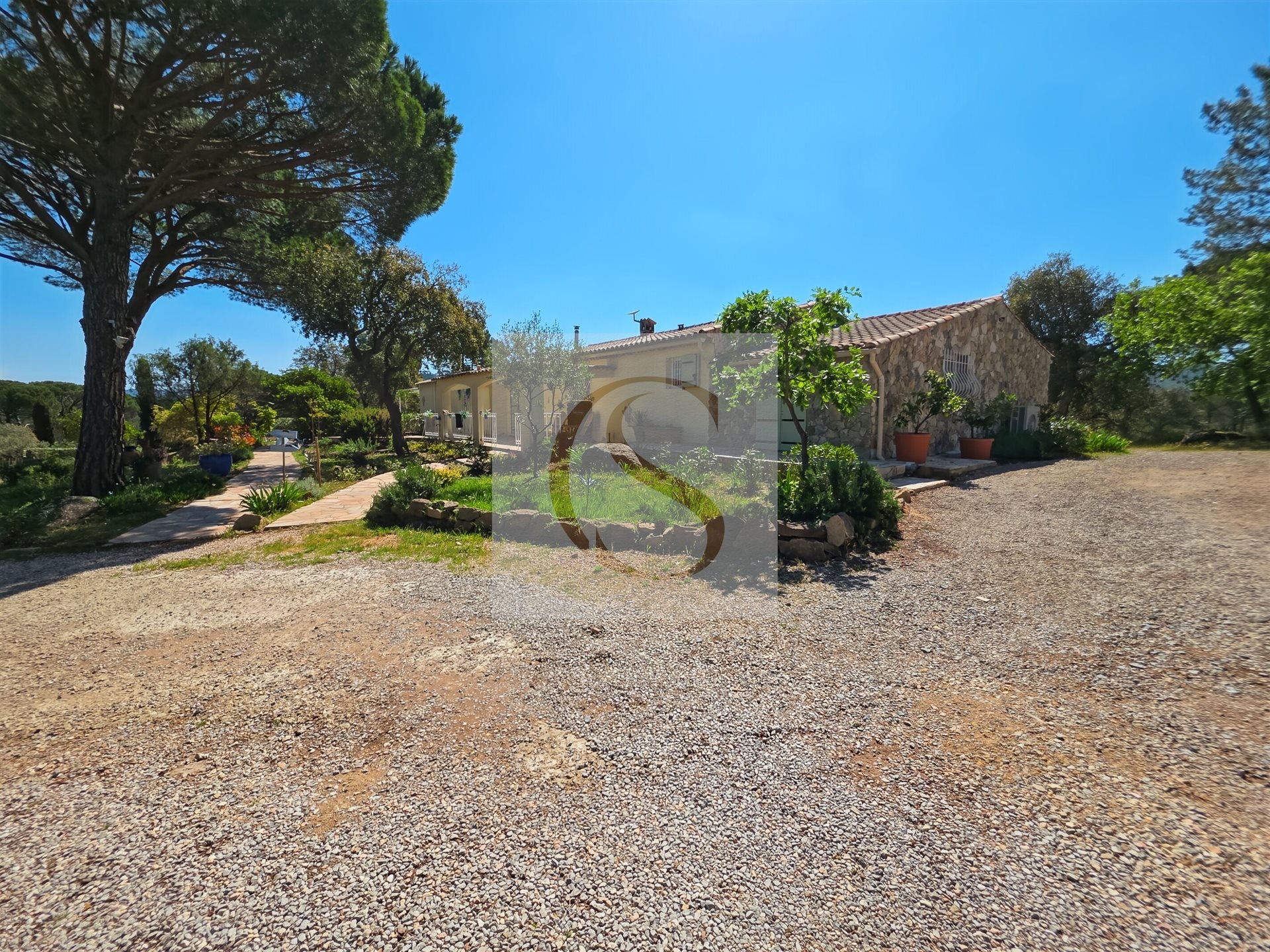 Maison à vendre, 247m², Vidauban
