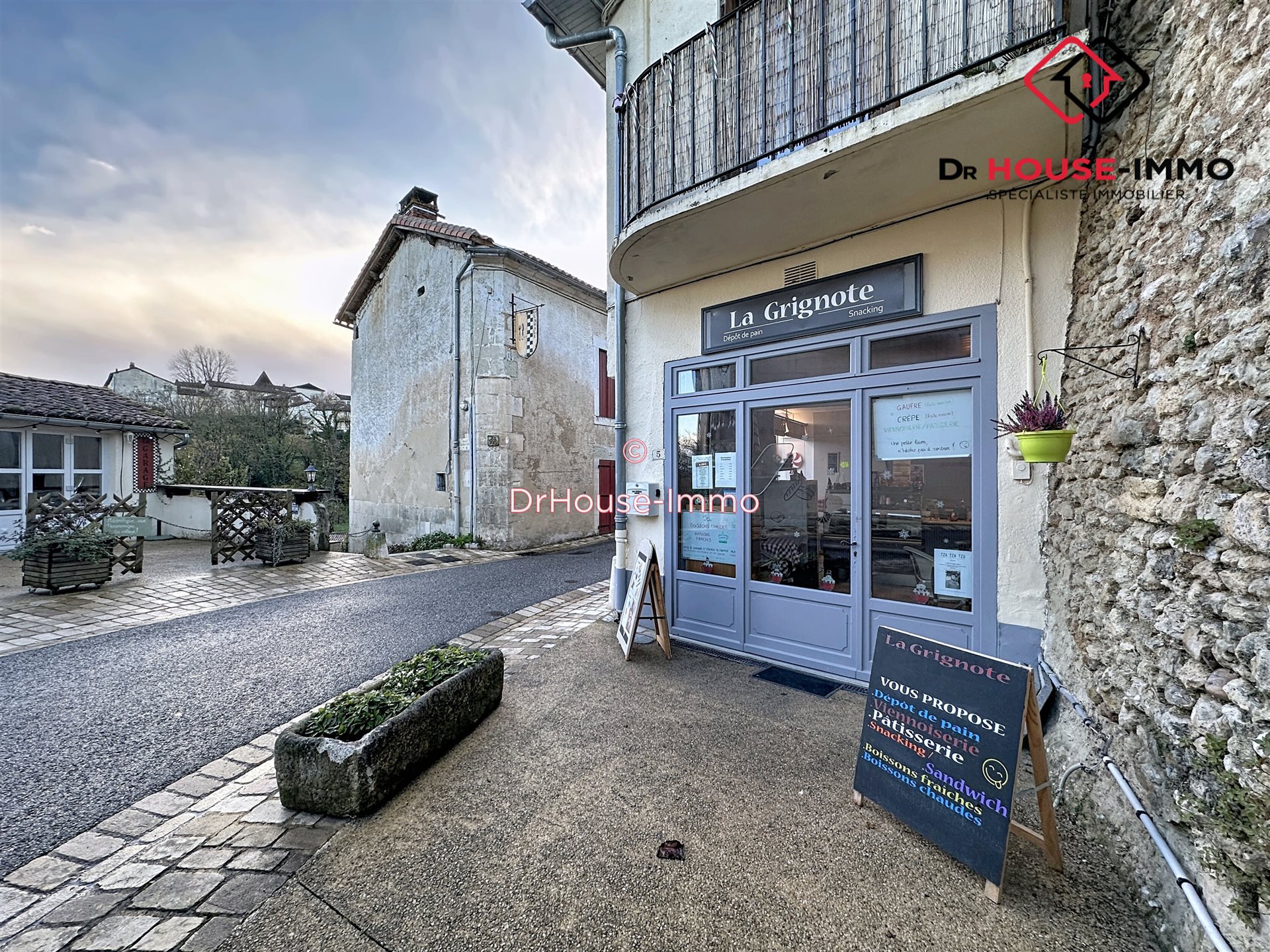 Maison à vendre, 202m², Aubeterre-sur-Dronne