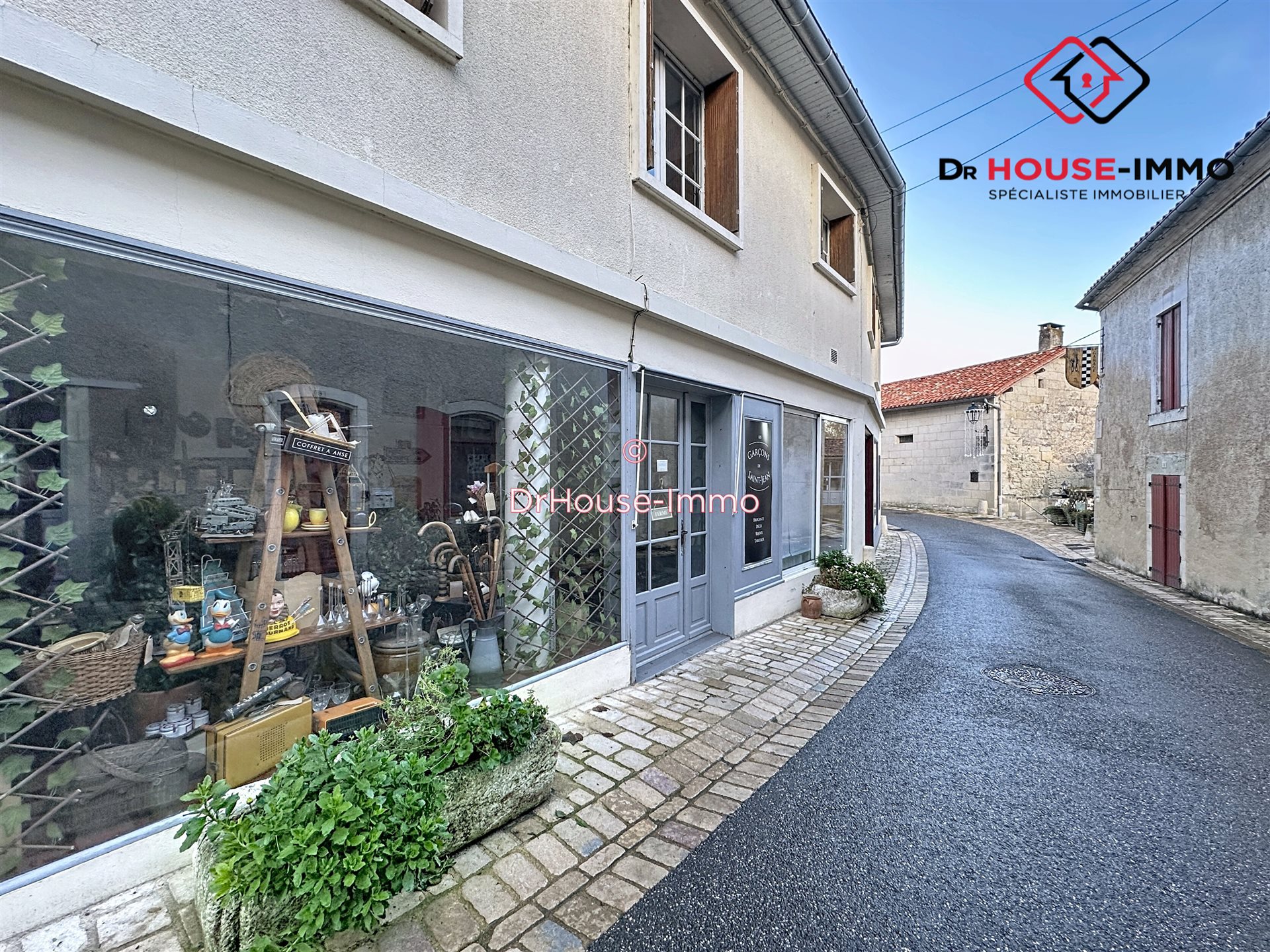 Maison à vendre, 202m², Aubeterre-sur-Dronne