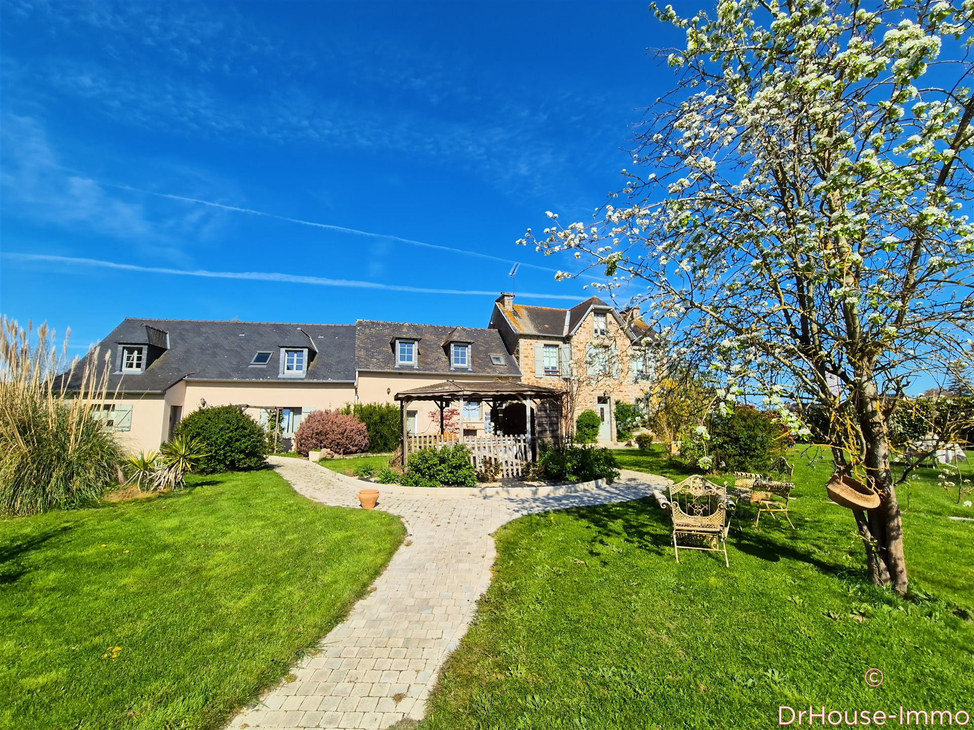 Maison à vendre, 262m², Matignon