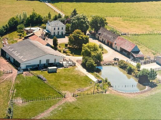 Maison 11 pièces 242 m² · à Courcival · 242 m² · 945 000 €