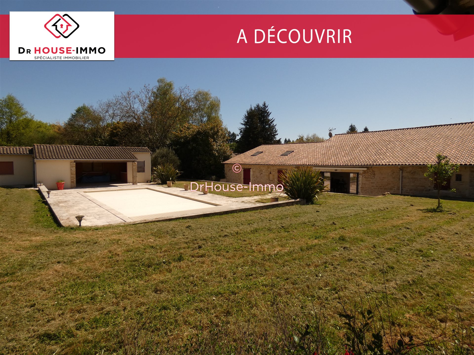 Maison à vendre, 570m², Clussais-la-Pommeraie