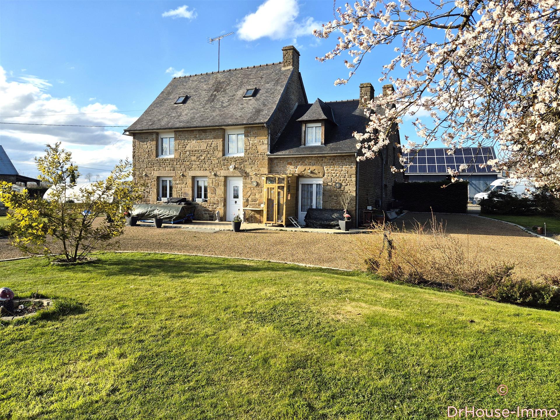 Maison à vendre, 201m², Gorron