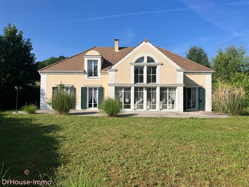 Maison 7 pièces 194 m² · à Montévrain · 194 m² · 894 800 €