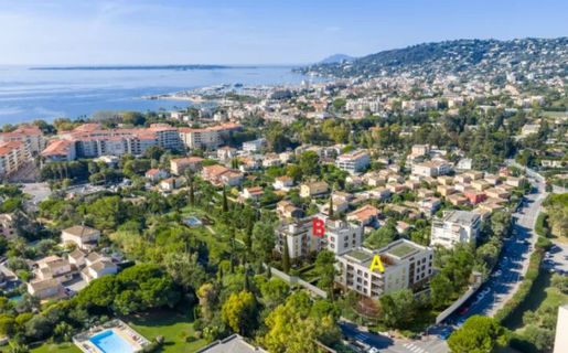 Tanit Immobilier · à Antibes · 120 000 €